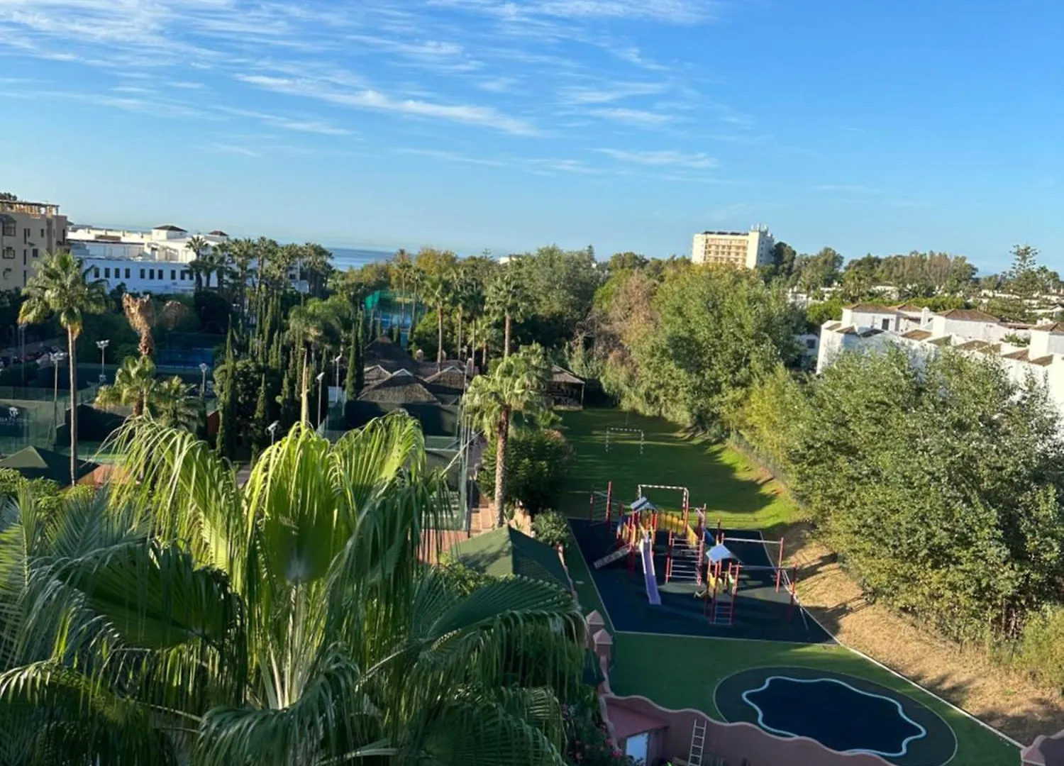 Sea & Mountain View Penthouse Apartment Estepona