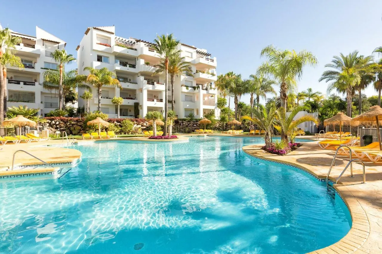 Sea & Mountain View Penthouse Apartment Estepona